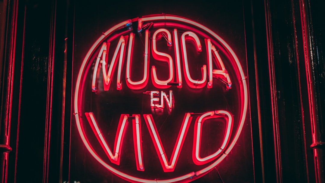 Como Assistir TV ao Vivo Grátis Pela Internet